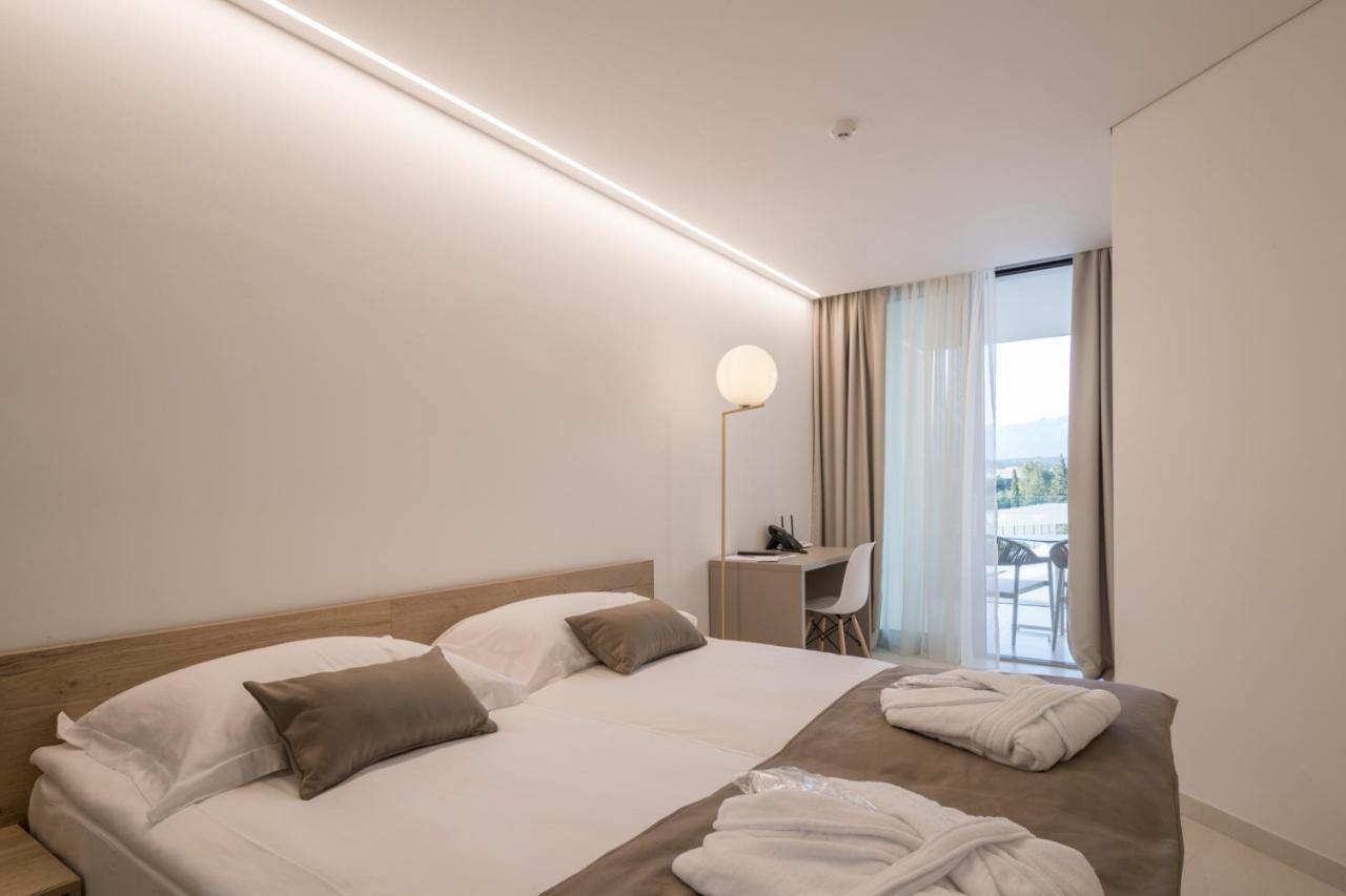 Aparthotel Joel Novalja Extérieur photo
